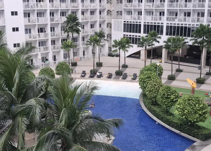 The Executive At Shore Residences Apartment Manila